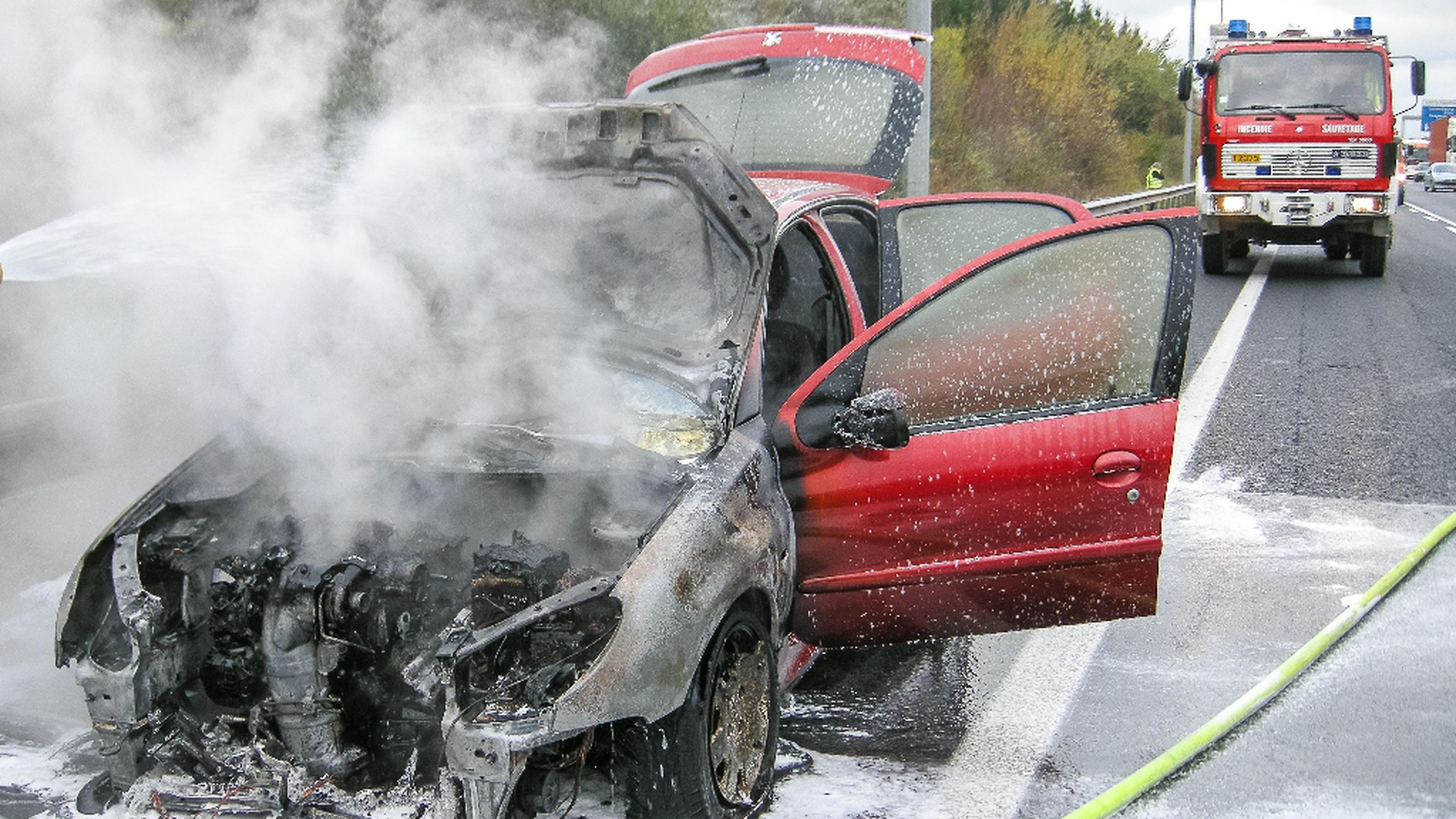 Une Voiture Prend Feu Sur L Aire De Berchem Virgule